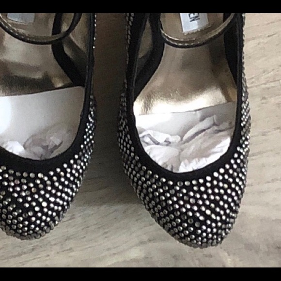 NWOT Steve Madden Gossip Pump with rhinestones. - Picture 4 of 9